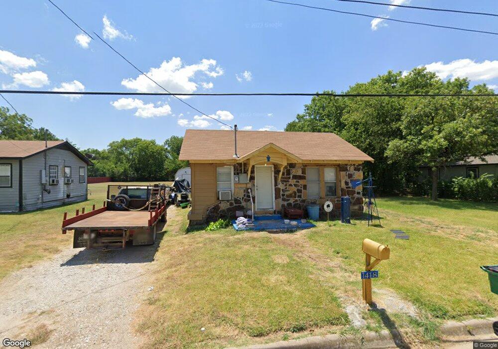 1418 Olive St, Gainesville, TX 76240 - photo 1