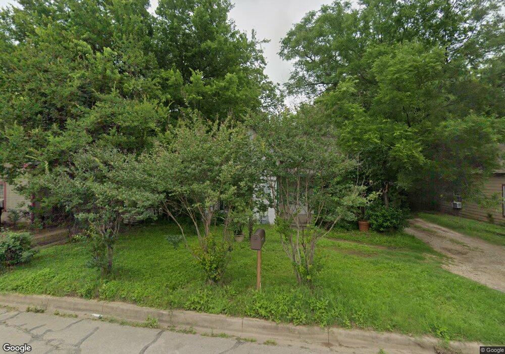 808 N Robinson St, Cleburne, TX 76031 - photo 1