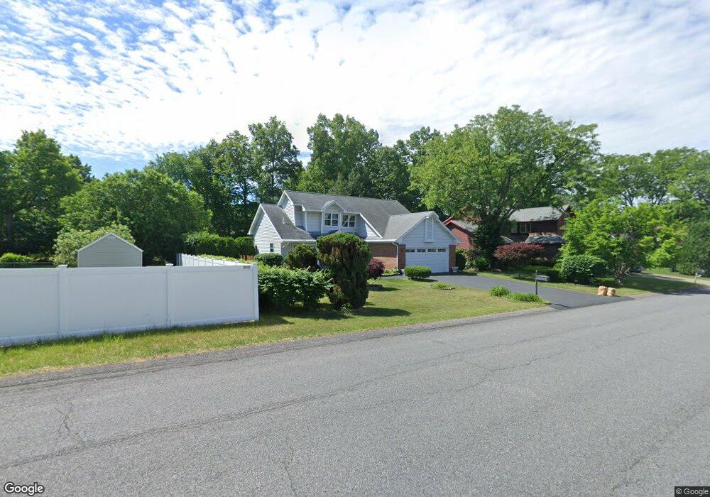 4 Hampshire Way, Schenectady, NY 12309 - photo 1