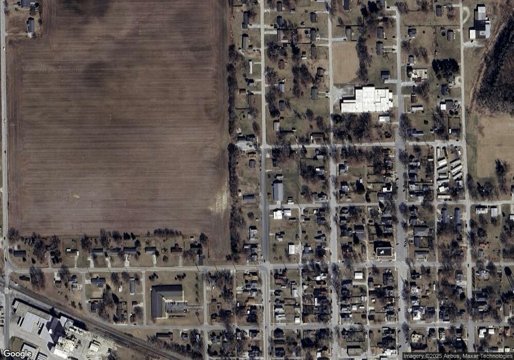 405 N Franklin St, Mentone, IN 46539 - photo 1