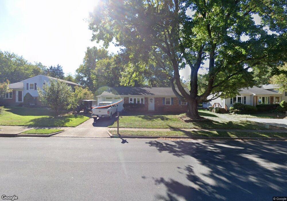 13515 Pennsboro Dr, Chantilly, VA 20151 - photo 1