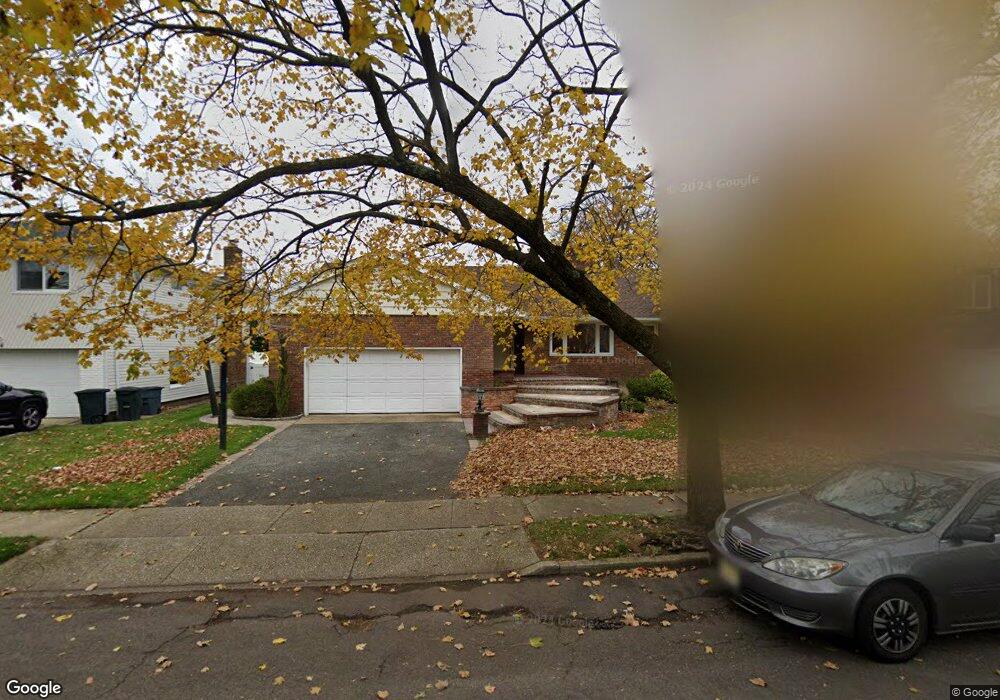 1058 Cedarhurst St, Valley Stream, NY 11581 - photo 1