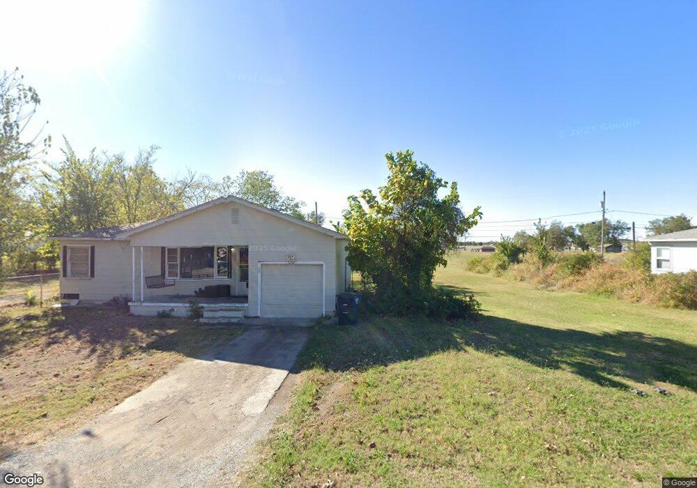 2220 N Ione Ave, Shawnee, OK 74804 - photo 1