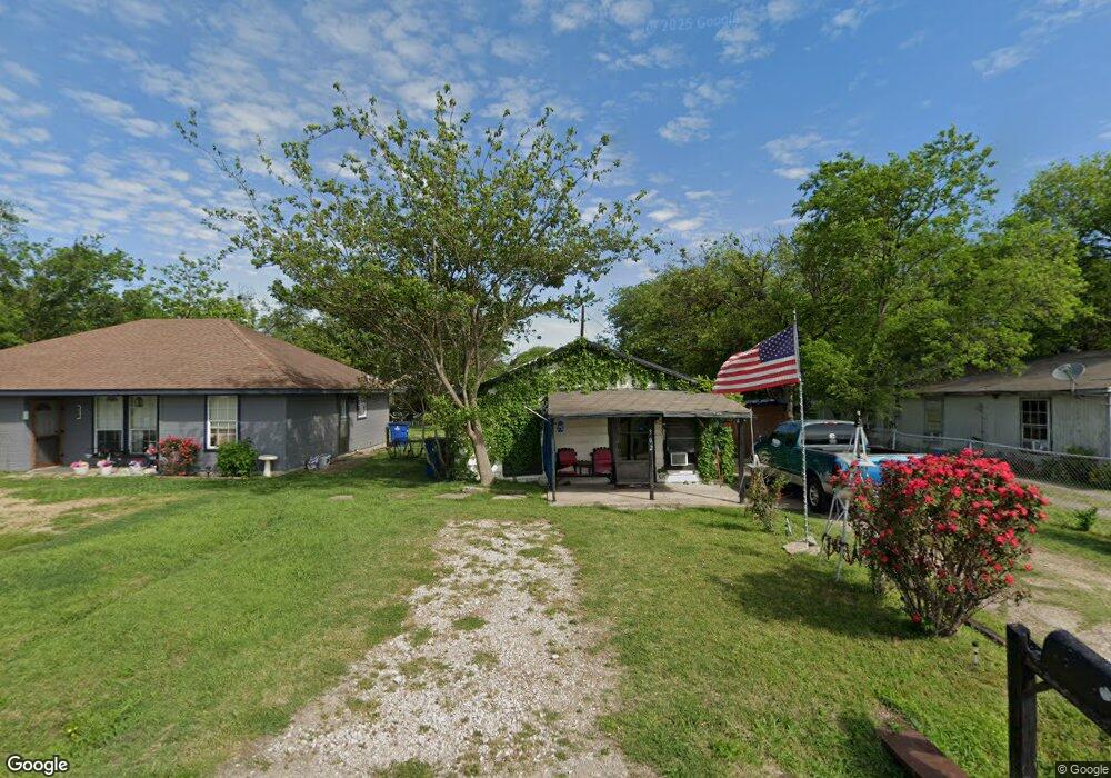 302 Avenue E, Ennis, TX 75119 - photo 1