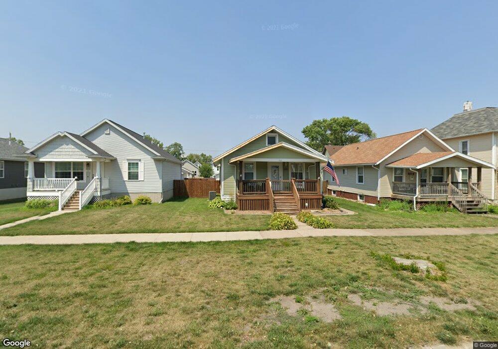 808 F Ave NW, Cedar Rapids, IA 52405 - photo 1