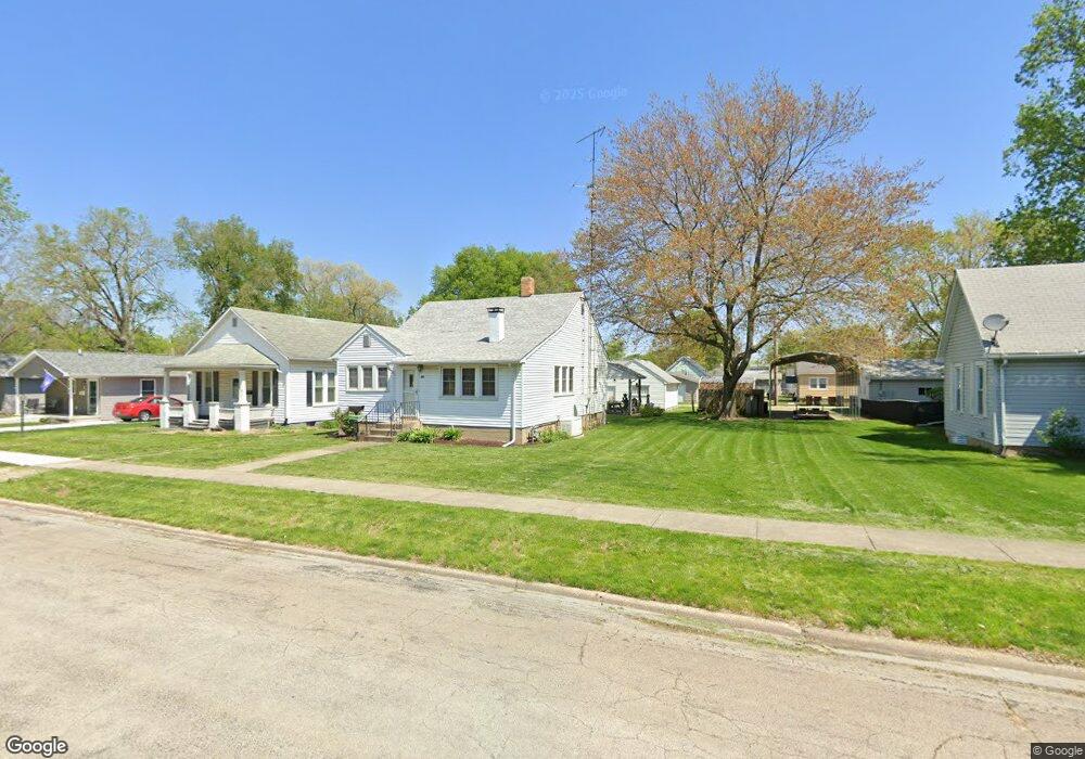 922 Decatur St, Lincoln, IL 62656 - photo 1