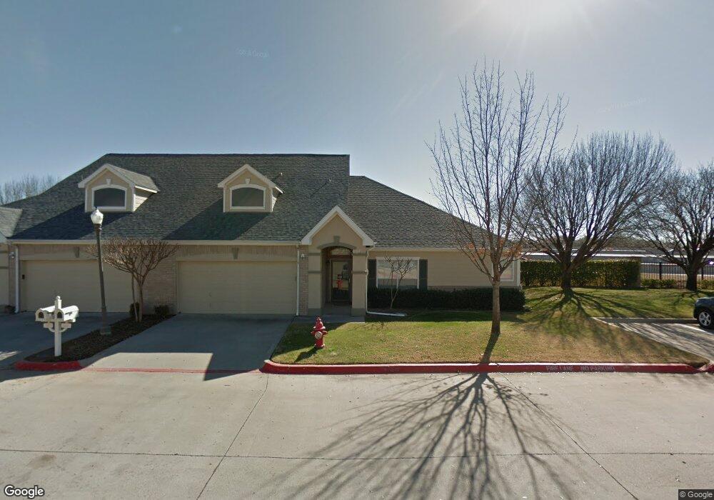 1400 Maple Dr unit 1400, Bedford, TX 76021 - photo 1