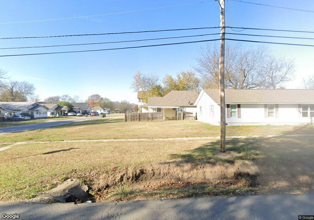 902 W Gentry St, Henryetta, OK 74437 - photo 1