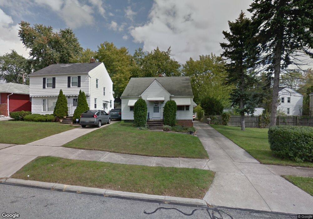 5355 Elmwood Ave, Maple Heights, OH 44137 - photo 1