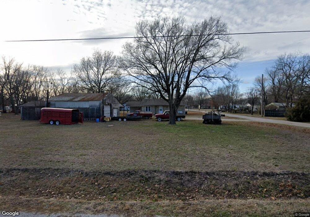 2704 Osage Ave, Parsons, KS 67357 - photo 1