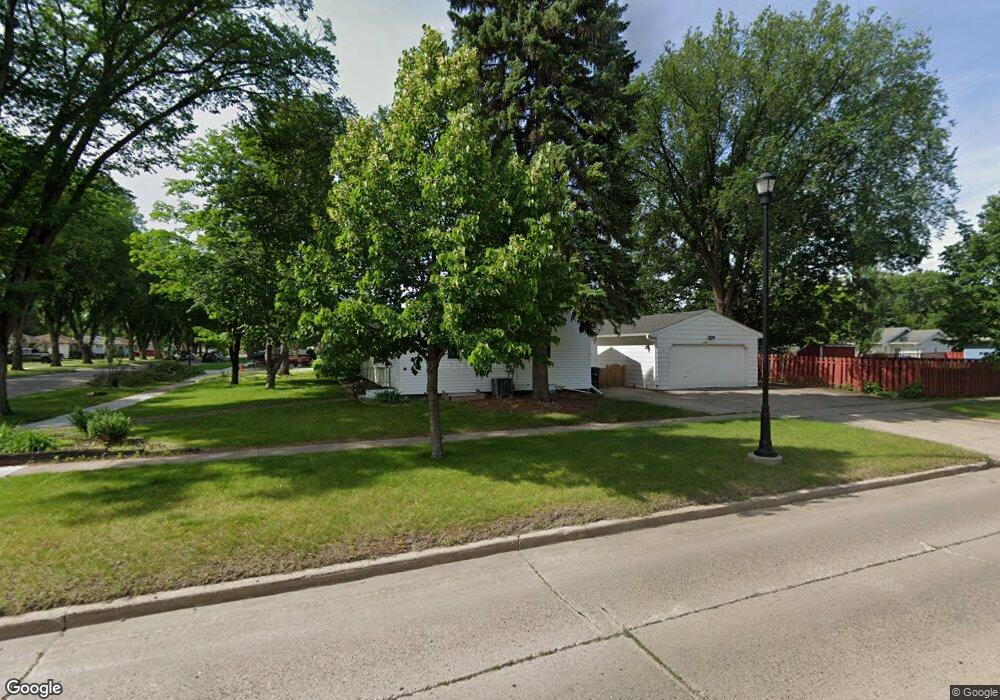 1701 14 1 2 St S, Fargo, ND 58103 - photo 1