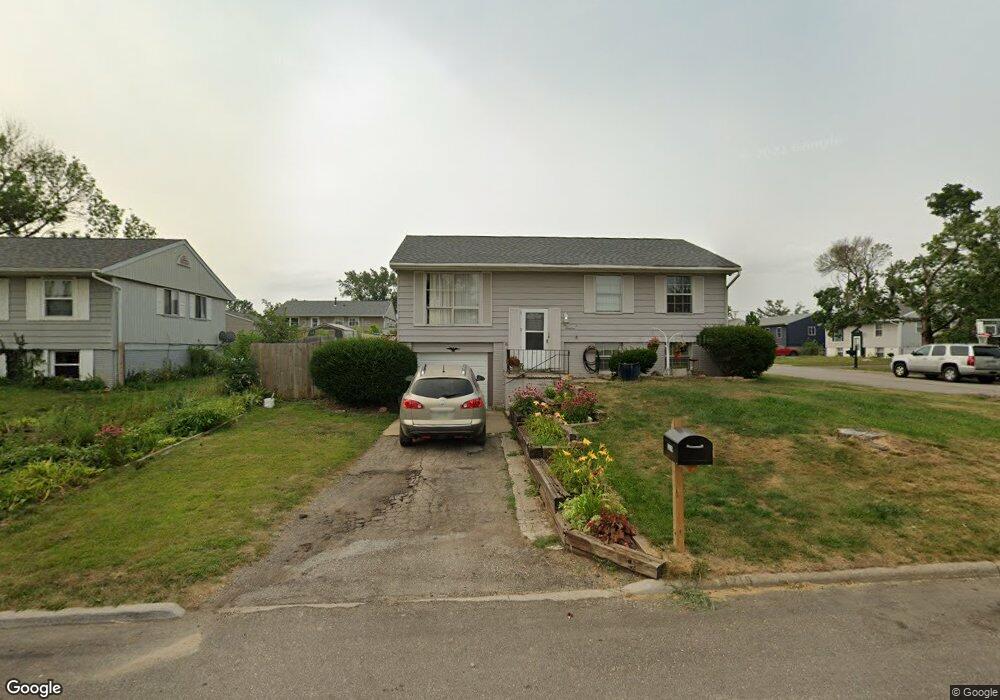 3219 Carriage Dr SW, Cedar Rapids, IA 52404 - photo 1