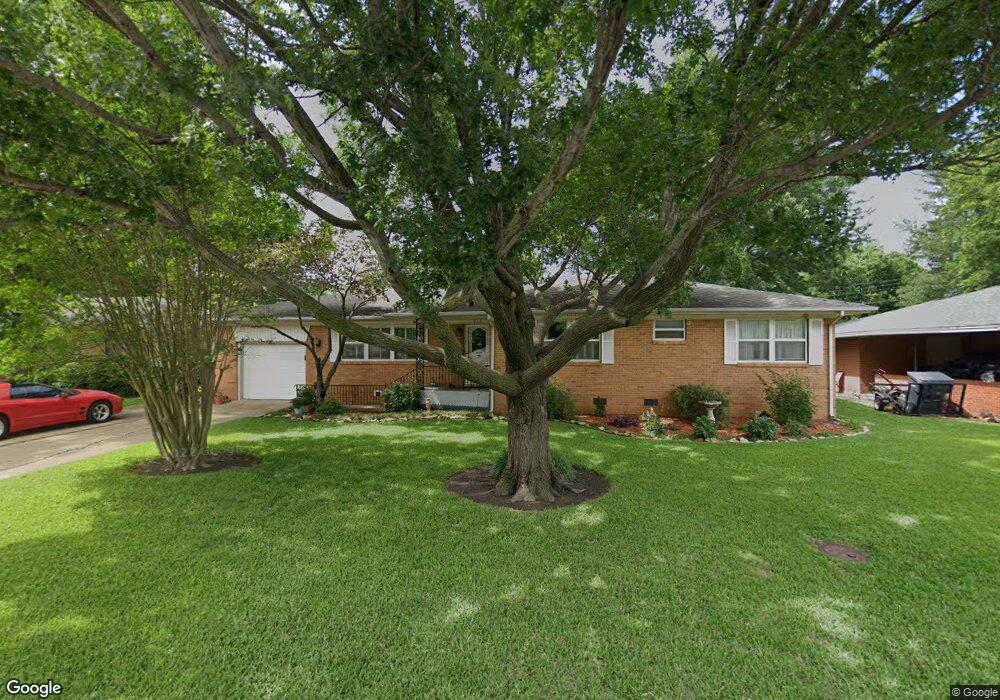 923 Elm St, Ardmore, OK 73401 - photo 1