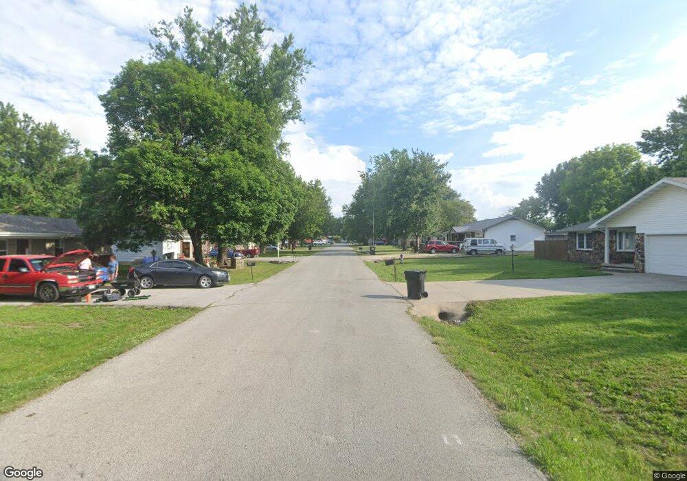 1923 S South Village Ln, Bolivar, MO 65613 - photo 1