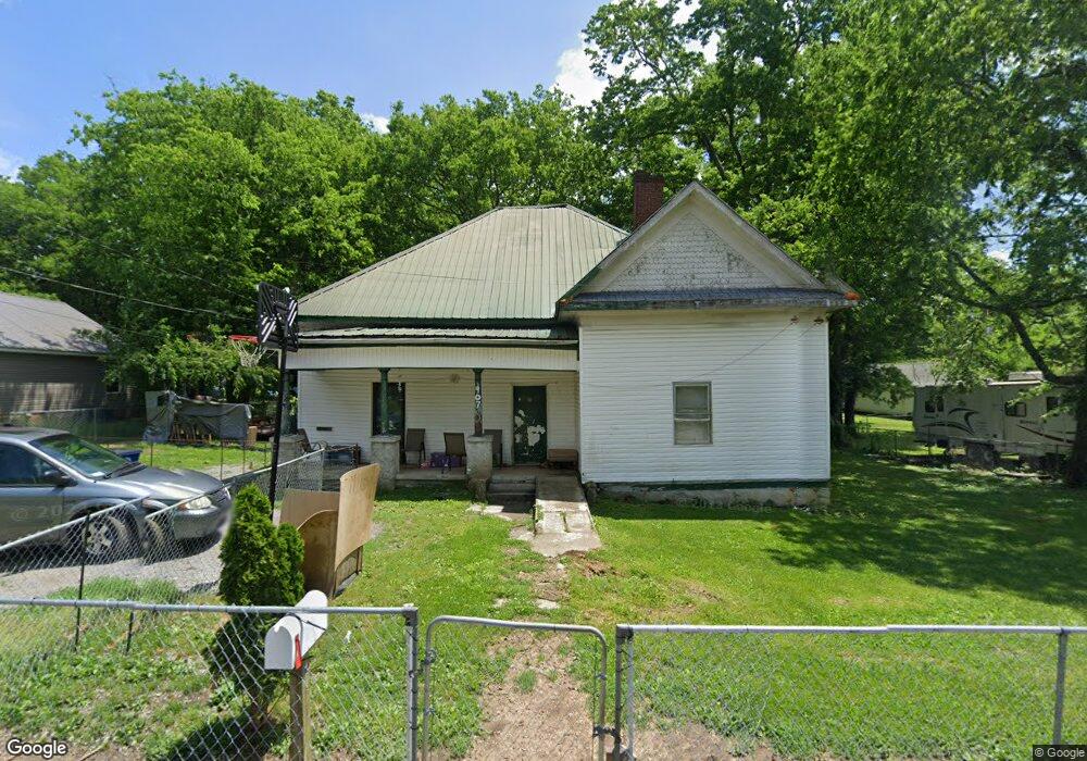 407 Moody St, Shelbyville, TN 37160 - photo 1