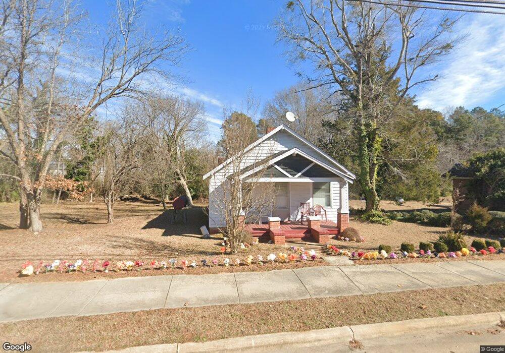 520 W Ridgeway St, Warrenton, NC 27589 - photo 1