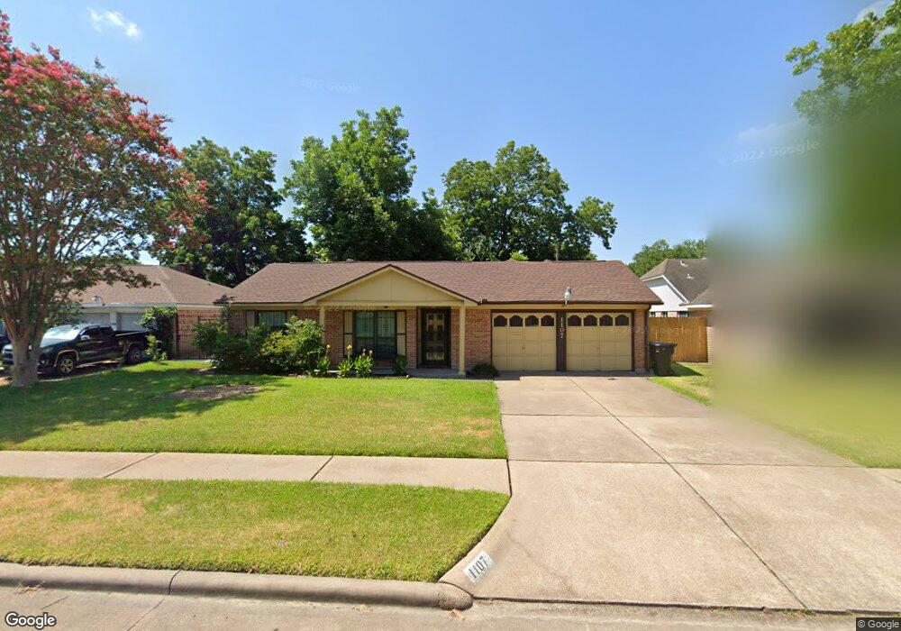 1107 Twin Falls Rd, Houston, TX 77088 - photo 1