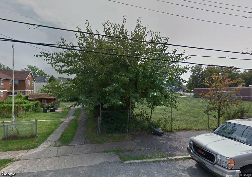 31 Linda Ct, Staten Island, NY 10302 - photo 1