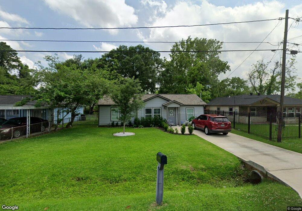 7542 Touchstone St, Houston, TX 77028 - photo 1