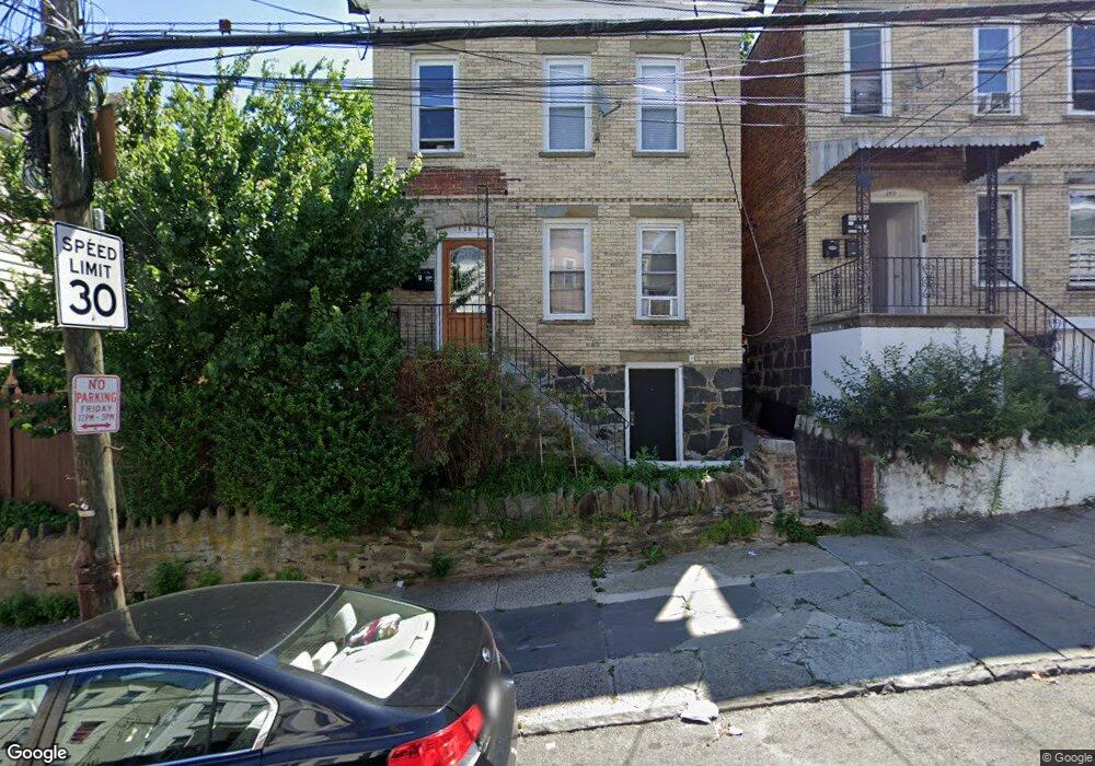 136 Beech St, Yonkers, NY 10701 - photo 1