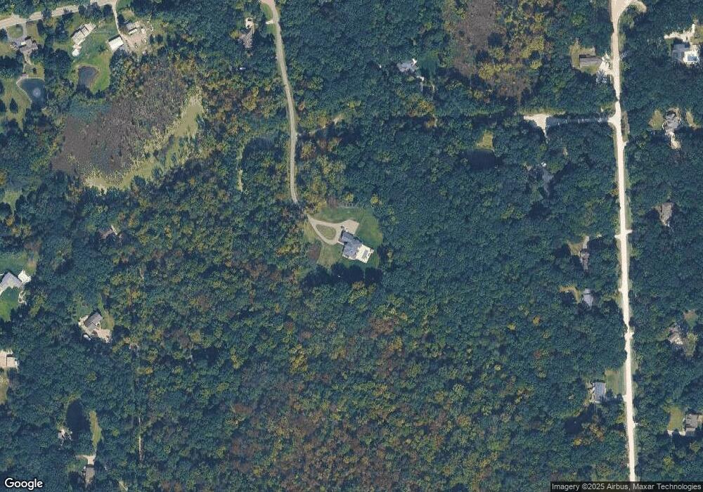 693 Red Rose Ln, Brighton, MI 48114 - photo 1