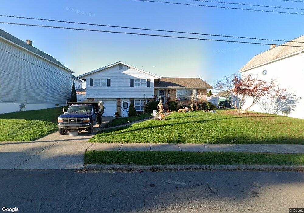 330 E Ridge St, Nanticoke, PA 18634 - photo 1