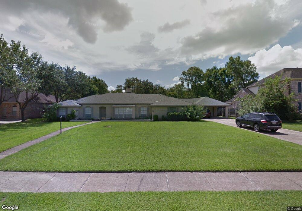 1005 Buckingham Ct, Friendswood, TX 77546 - photo 1