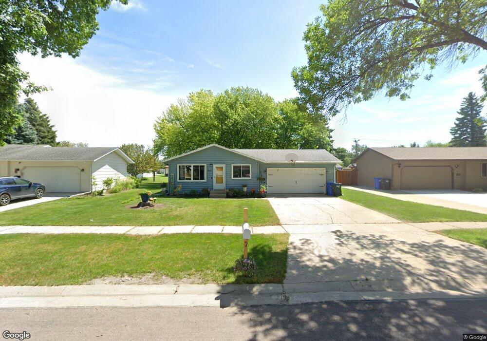 1810 18th St S, Fargo, ND 58103 - photo 1