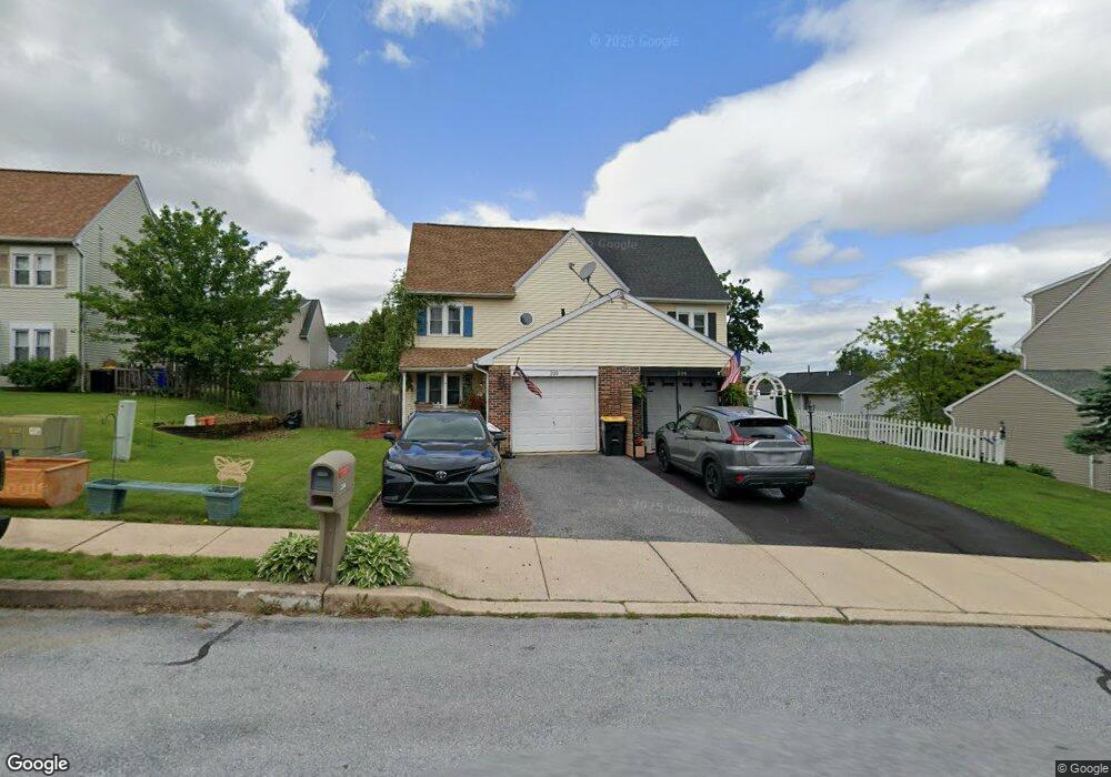 206 S 4th St, Womelsdorf, PA 19567 - photo 1