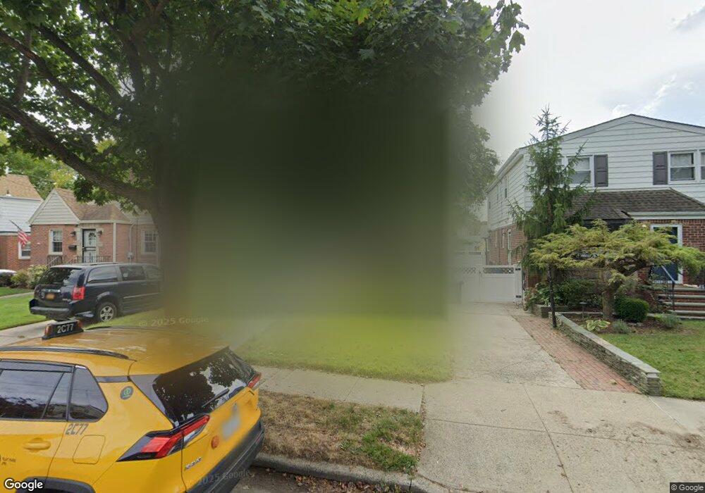 26512 E Williston Ave, Floral Park, NY 11001 - photo 1