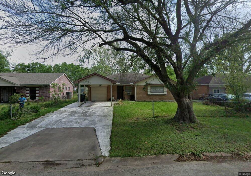 5734 Maywood Dr, Houston, TX 77053 - photo 1