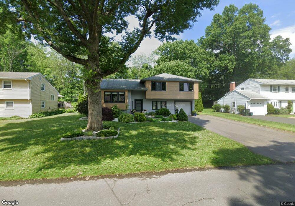 19 Alderwood Dr, West Hartford, CT 06117 - photo 1