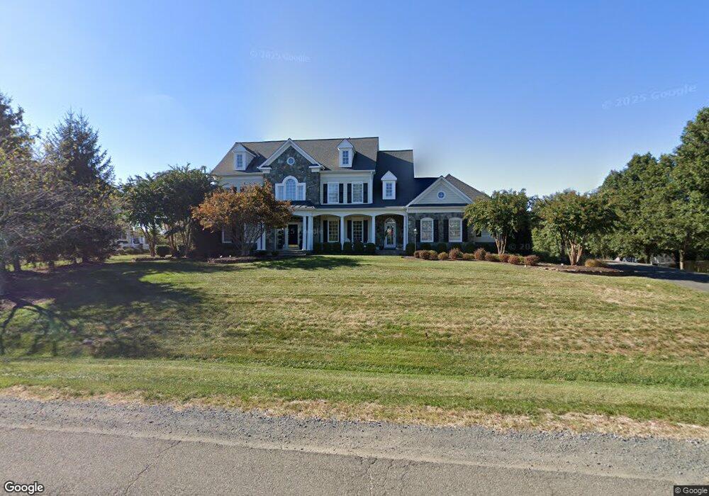 5138 Pleasant Forest Dr, Centreville, VA 20120 - photo 1