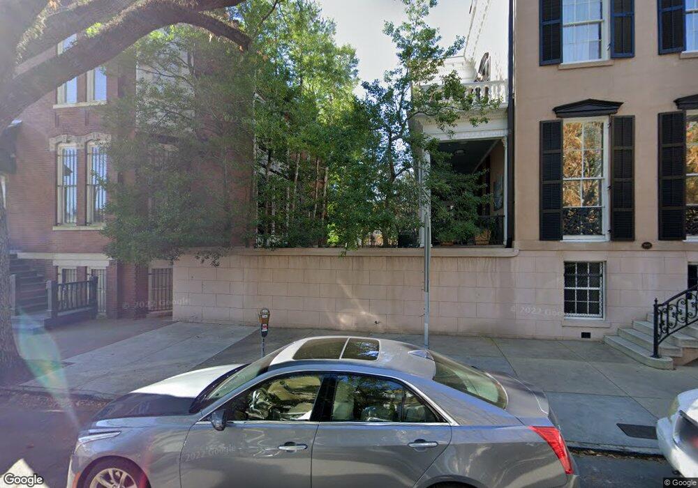 213 E Charlton St, Savannah, GA 31401 - photo 1