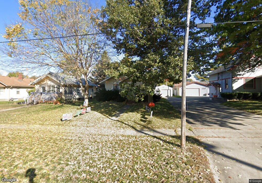 718 S 3rd Ave W, Newton, IA 50208 - photo 1