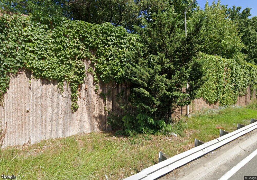 20708 Jordan Dr unit 16861, Bayside, NY 11360 - photo 1