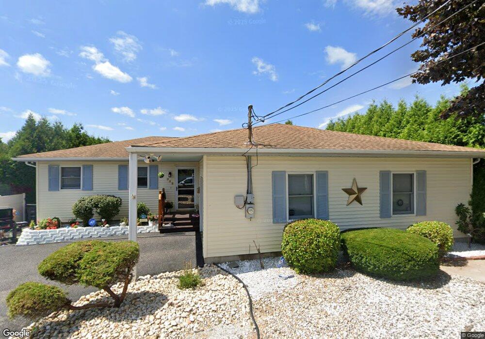 958 Wilbur Ct, Hazleton, PA 18201 - photo 1