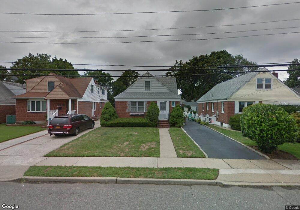 171 Caroline Ave, Franklin Square, NY 11010 - photo 1