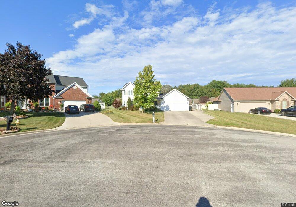 577 Country View Cir, Lima, OH 45801 - photo 1