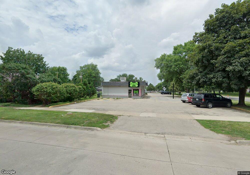 2030 6th St SW, Cedar Rapids, IA 52404 - photo 1