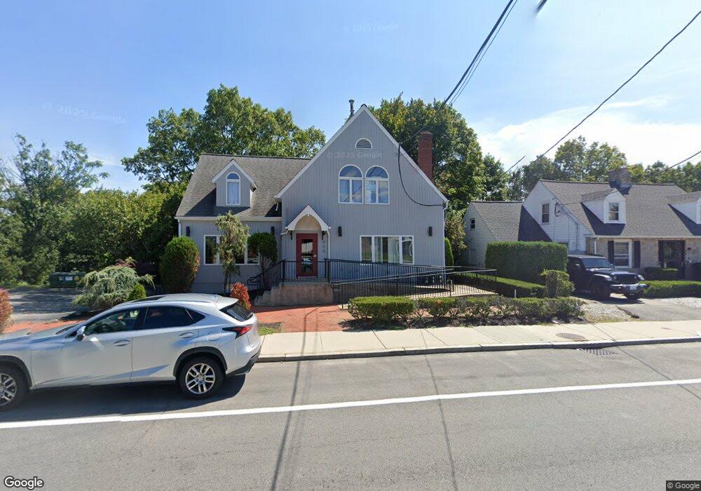 906 Reservoir Ave, Cranston, RI 02910 - photo 1