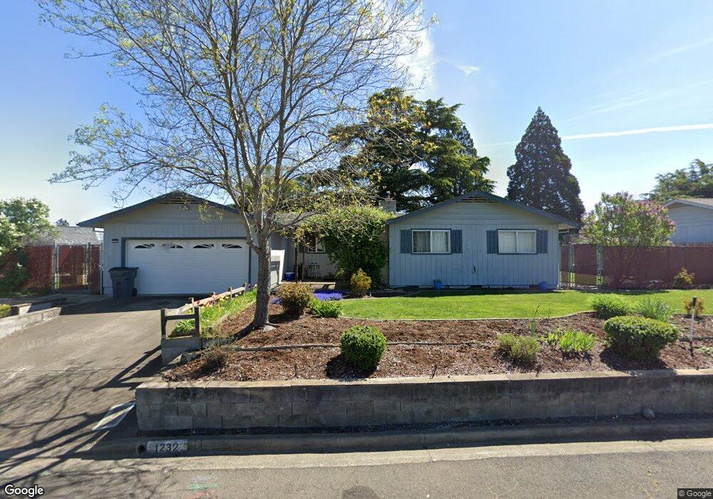 1232 Triangle Dr, Central Point, OR 97502 - photo 1
