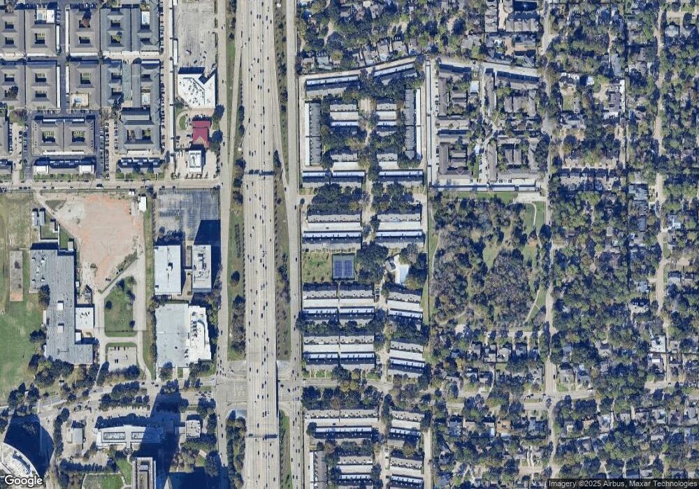 10333 Longmont Dr unit 35, Houston, TX 77042 - photo 1