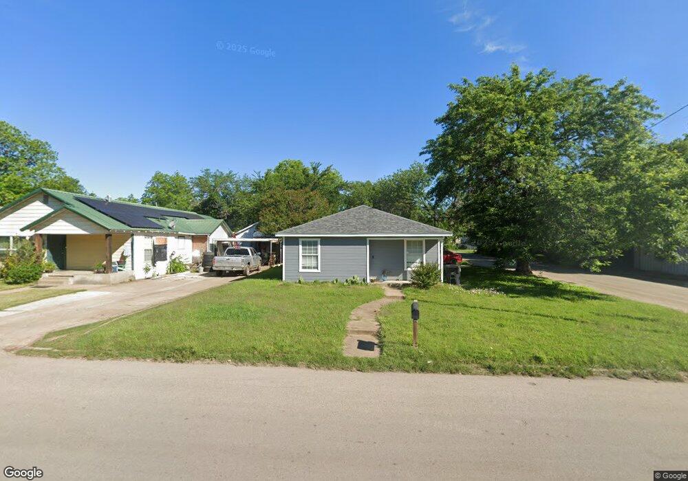 700 Poindexter Ave, Cleburne, TX 76033 - photo 1