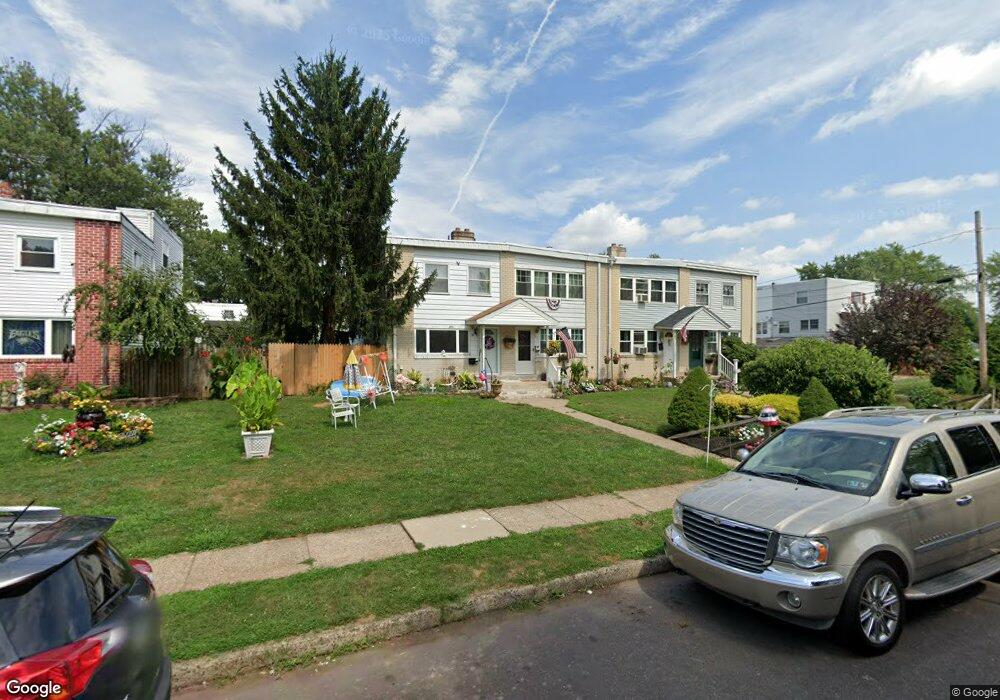 851 Wedgewood Dr, Lansdale, PA 19446 - photo 1