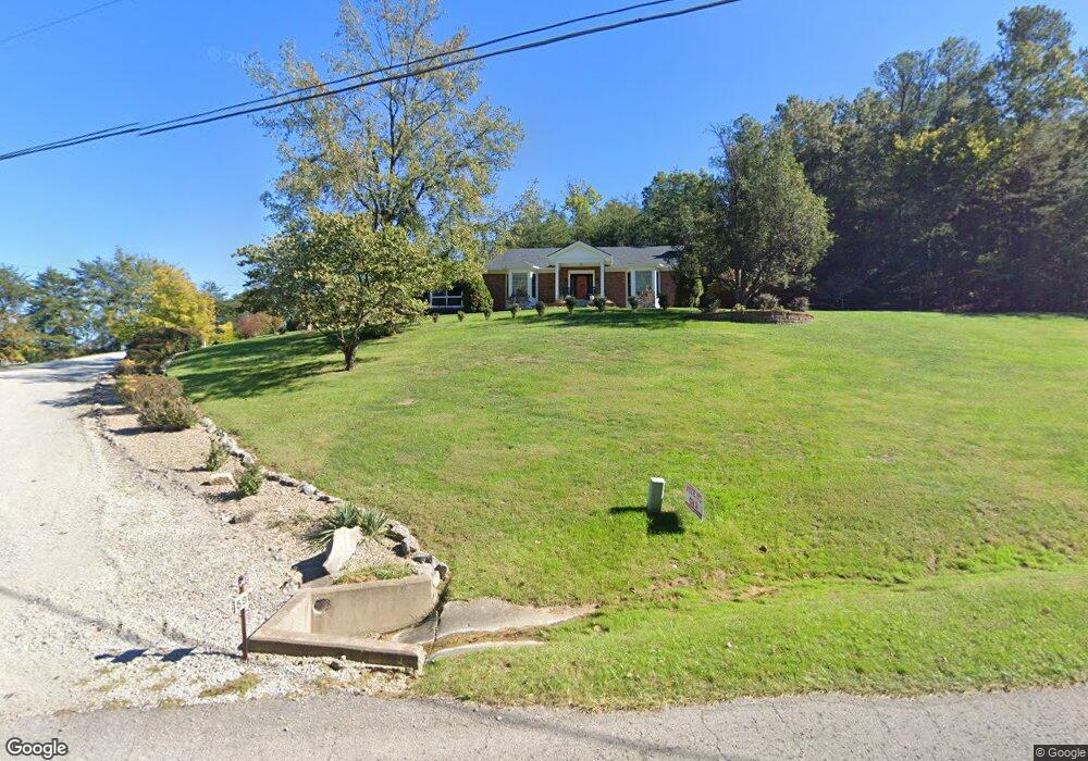 590 E Oak St, Lebanon Junction, KY 40150 - photo 1