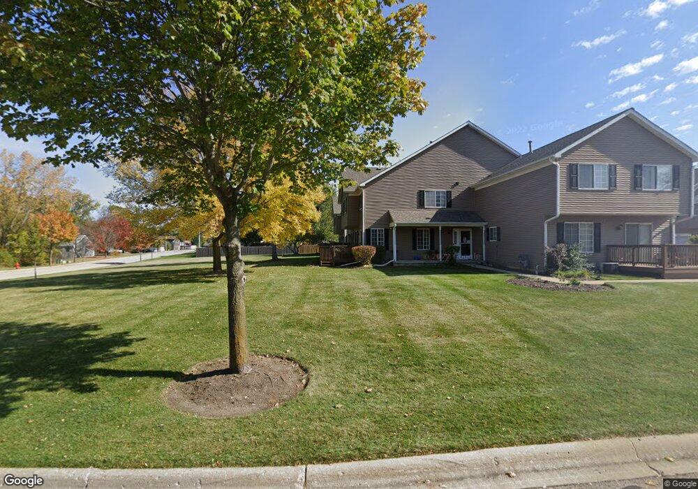 472 Village Creek Dr unit 12B, Lake In the Hills, IL 60156 - photo 1