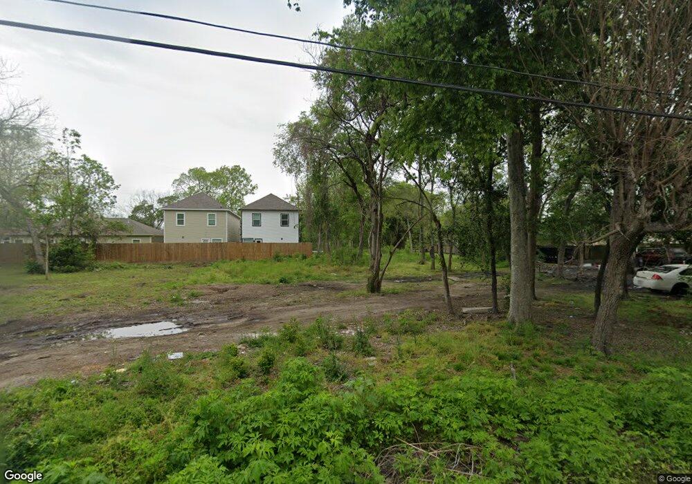 6777 Cohn St, Houston, TX 77091 - photo 1