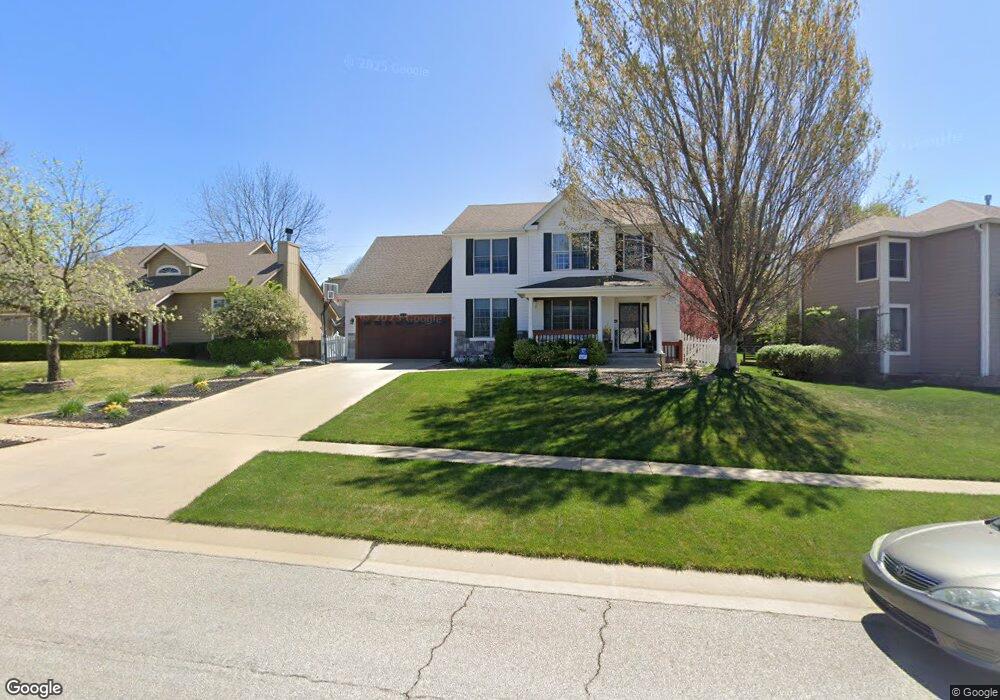 3376 SW Westport Dr, Topeka, KS 66614 - photo 1