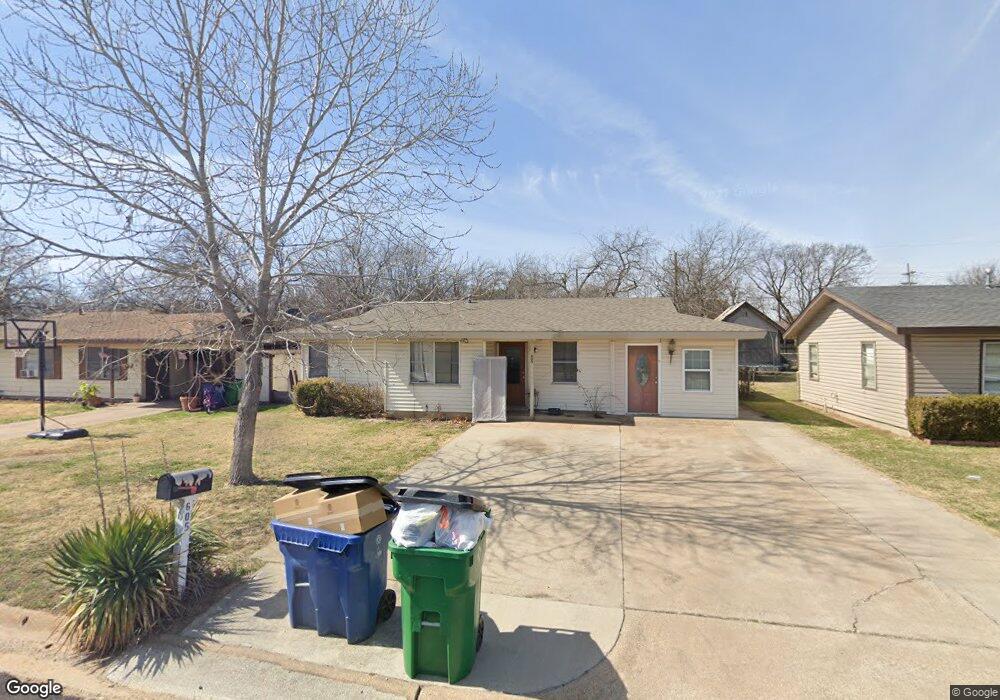 605 N Sewell Dr, Decatur, TX 76234 - photo 1
